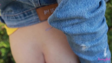 Piknikezés közben beráncigált a kedvesem a csalánosba hogy megfarkaljam a finom sunáját Thumb